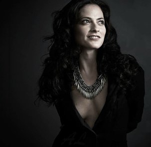 Лара Пулвер