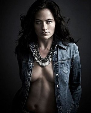 Лара Пулвер