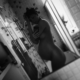 Мари Ворожи