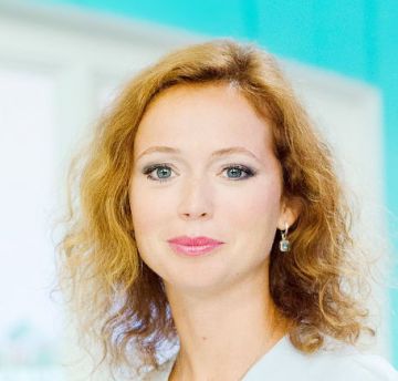 Елена Захарова