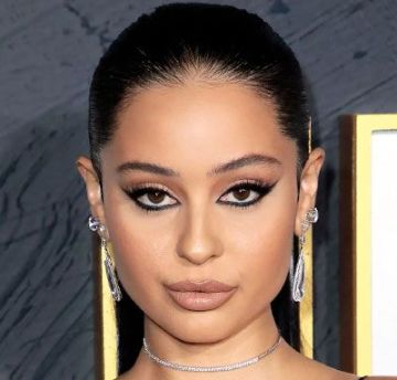 Алекса Деми