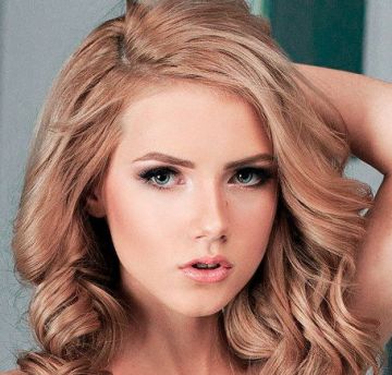 Алена Аганова