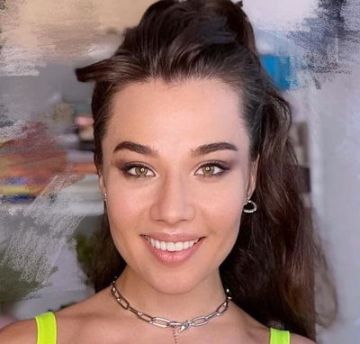 Даша Островская