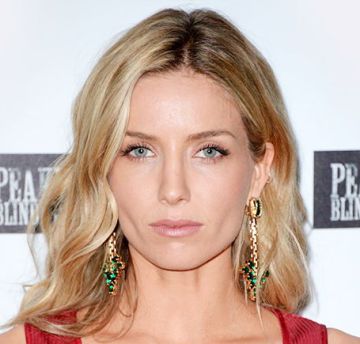 Аннабелль Уоллис