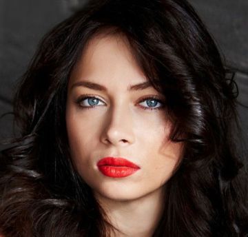 Настасья Самбурская