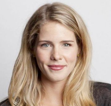 Эмили Бетт Рикардс